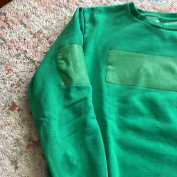 Sweater - Picture 3 of 5